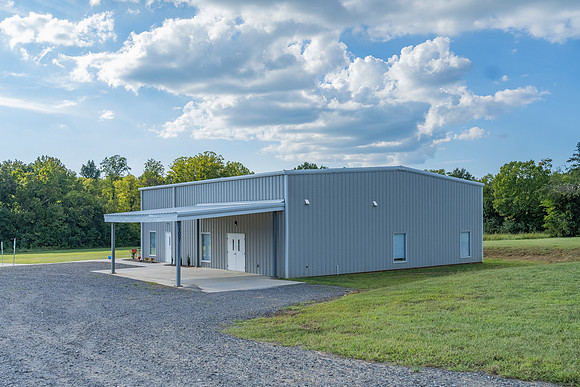 farmhousestudios233