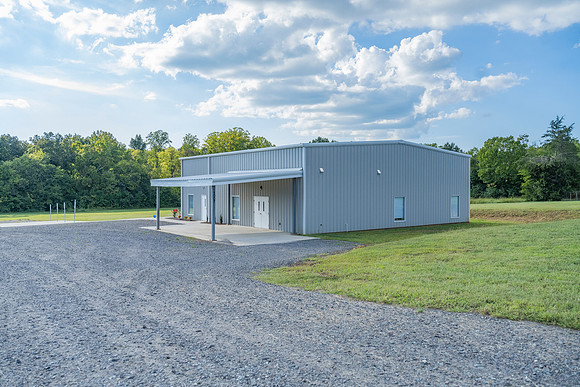 farmhousestudios236